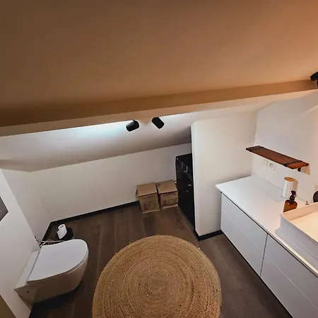 Sympathique Apartment *